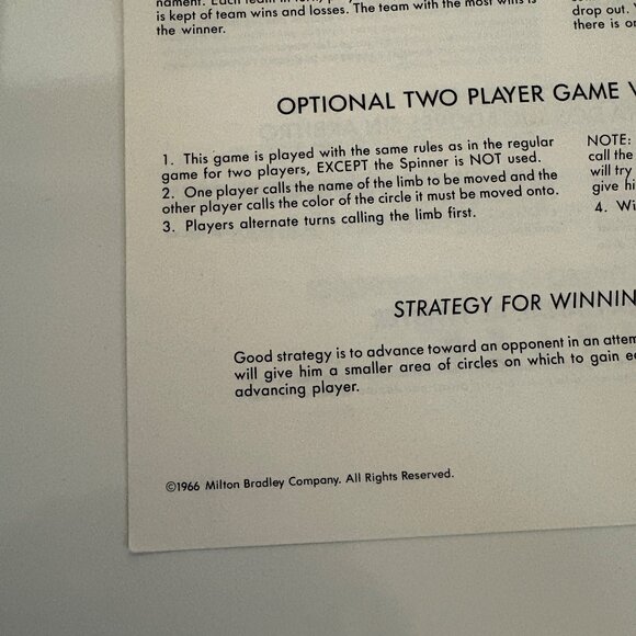 Twister Board Game 1987 MB Milton Bradley Ages 6+ 2-4 Players Classic Family Fun - Picture 3 of 10